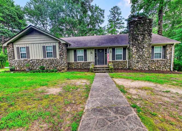 Property at 1 Ivy Cir, Arkadelphia, AR 71923, 6 beds, 3.5 baths