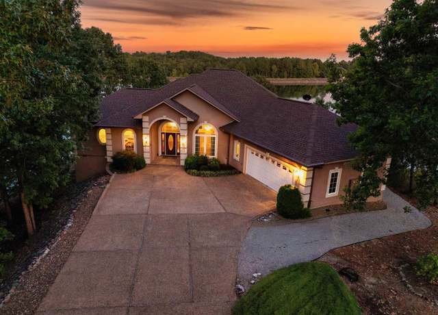 Property at 21 Ventoso Ln, Hot Springs Village, AR 71909, 4 beds, 3.5 baths