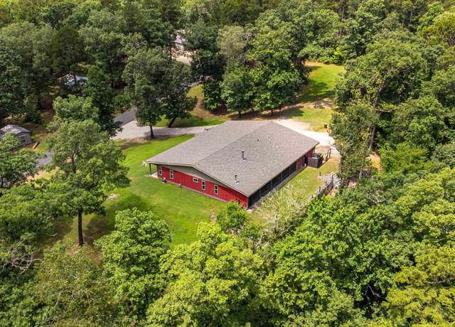 Property at 130 Rockdale Pl, Hot Springs, AR 71901, 3 beds, 2 baths