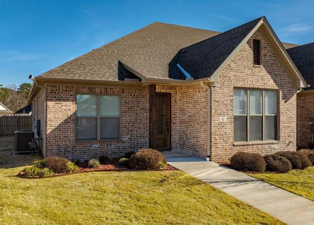 Property at 42 Saffron Cir, Little Rock, AR 72223, 2 beds, 2 baths