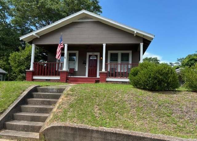 Property at 1016 W Elm St, El Dorado, AR 71730, 3 beds, 1.5 baths