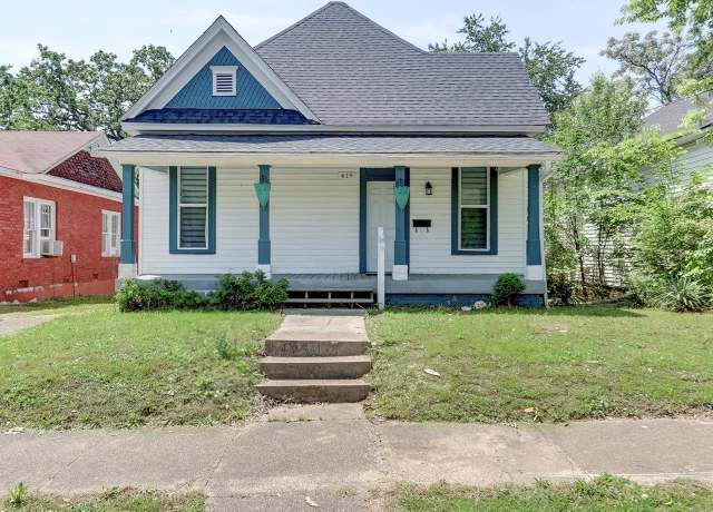 Property at 419 South Ave, Hot Springs, AR 71913, 3 beds, 2 baths