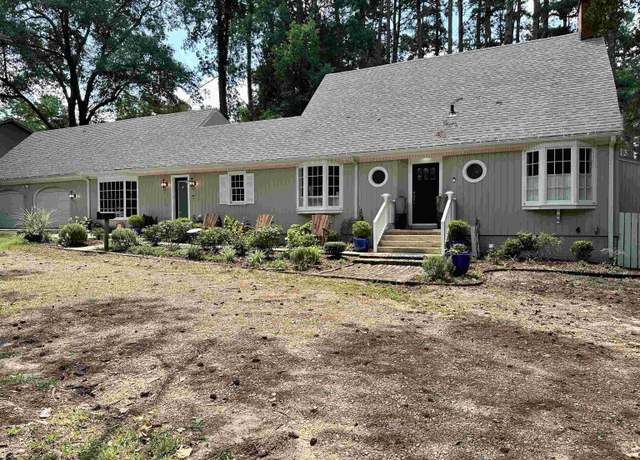 Property at 941 Highland Cir, Magnolia, AR 71753, 5 beds, 3 baths