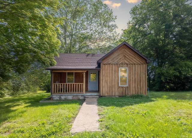 Property at 618 N 9th St, MO 65791, 3 beds, 1 bath