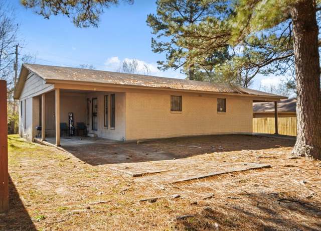 Property at 5211 Southboro Ct, Little Rock, AR 72209, 4 beds, 2 baths