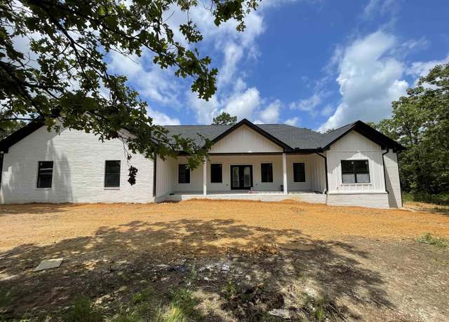 Property at 49 Pine Mountain Dr, Conway, AR 72034, 3 beds, 2 baths
