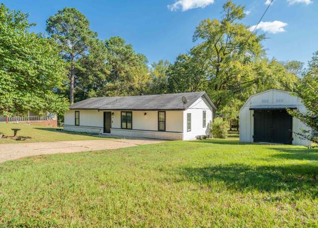 Property at 410 Cantrell St, Hot Springs, AR 71901, 3 beds, 2 baths