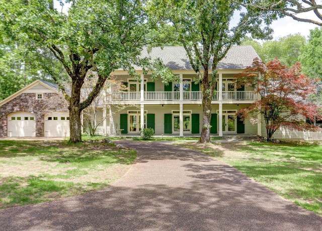 Property at 126 Lakeside Ln, Hot Springs, AR 71901, 4 beds, 3.5 baths