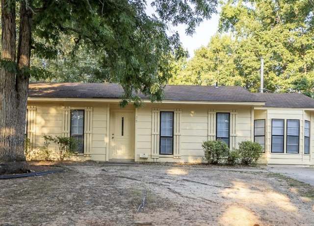 Property at 38 Woodbriar Dr, Jacksonville, AR 72706, 3 beds, 1 bath