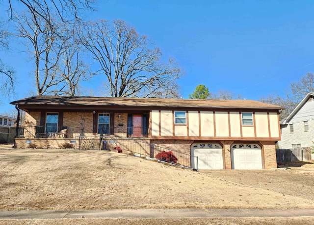 Property at 3 Desoto Cir, North Little Rock, AR 72116, 3 beds, 2.5 baths