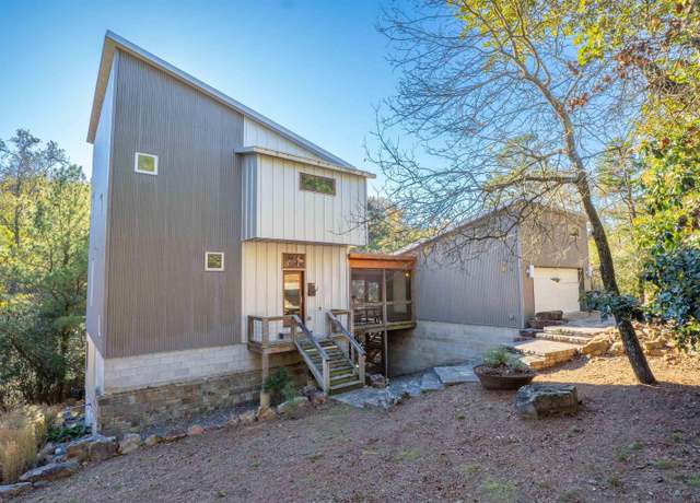 Property at 34 Woodglen Rd, Little Rock, AR 72227, 2 beds, 2.5 baths