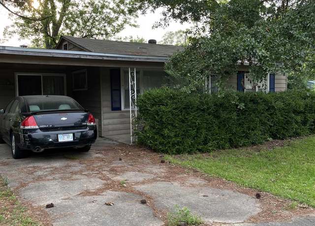 Property at 720 Depot St, Lonoke, AR 72086, 3 beds, 2 baths