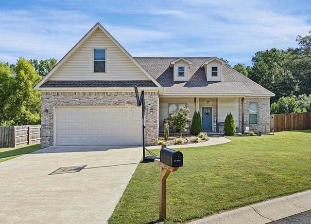 Property at 231 Windcrest Cir, Hot Springs, AR 71913, 4 beds, 2 baths
