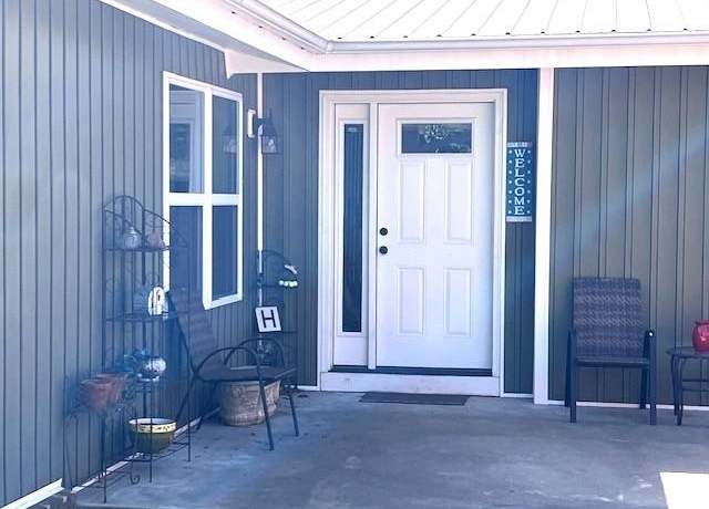 Property at 301 Stone Ave, Mountain View, AR 72560, 3 beds, 2 baths