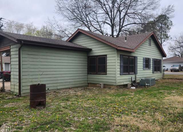 Property at 523 W Thomas Ave, Jonesboro, AR 72401, 3 beds, 1 bath