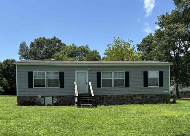 Property at 25 E King St, Lamar, AR 72846, 3 beds, 2 baths