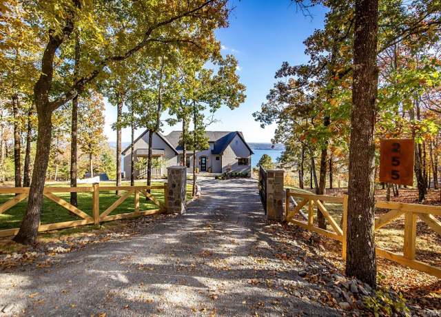 Property at 255 E Bluff Dr, Quitman, AR 72131, 4 beds, 3.5 baths