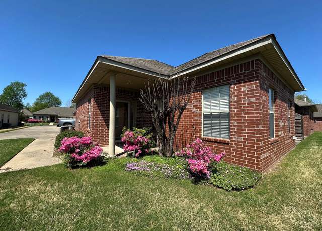 Property at 806 Stagecoach Vlg, Little Rock, AR 72210, 2 beds, 2 baths
