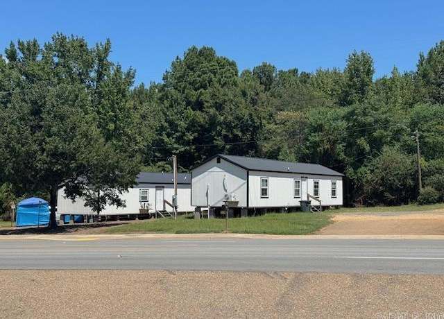Property at 916 W Hwy. 278 Hwy, Monticello, AR 71655, 2 beds, 1 bath