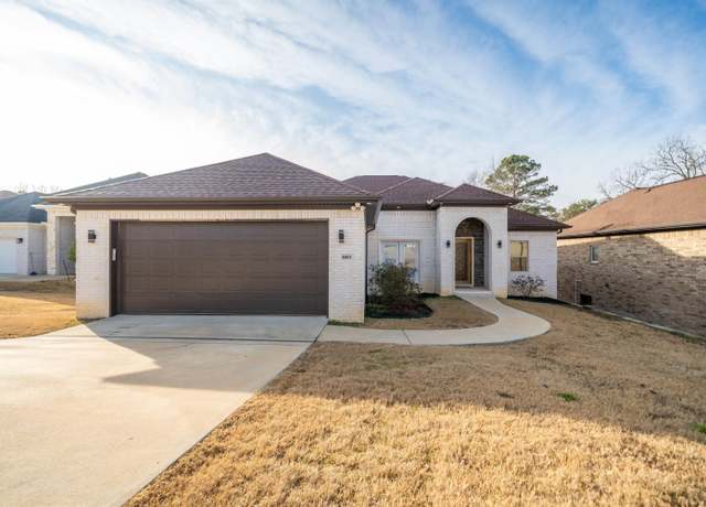 Property at 8001 Kanis Pines Dr, Little Rock, AR 72204, 3 beds, 2.5 baths