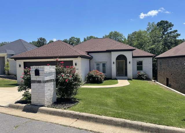 Property at 8001 Kanis Pines Dr, Little Rock, AR 72204, 3 beds, 2.5 baths