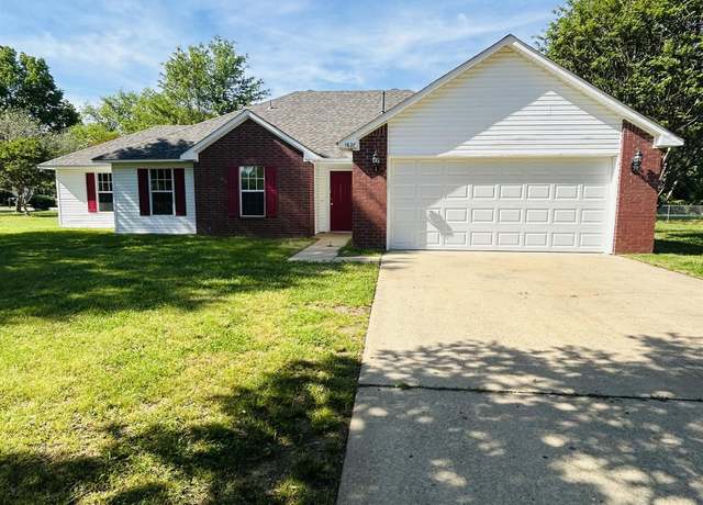 Property at 1628 Crepe Myrtle Dr, Jonesboro, AR 72401, 4 beds, 2 baths