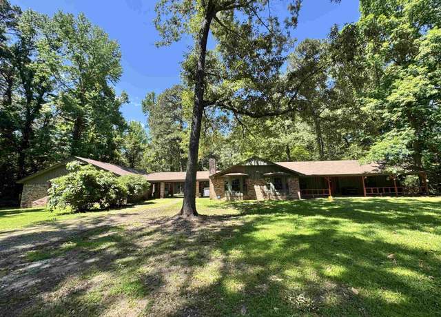 Property at 8707 Sulphur Springs Rd, Pine Bluff, AR 71603, 4 beds, 3 baths