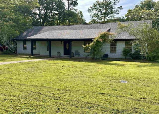 Property at 715 Cedarwood Dr, El Dorado, AR 71730, 4 beds, 3 baths
