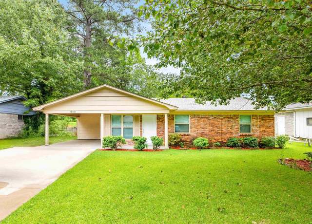 Property at 10301 Milkyway Dr, Little Rock, AR 72209, 3 beds, 1.5 baths