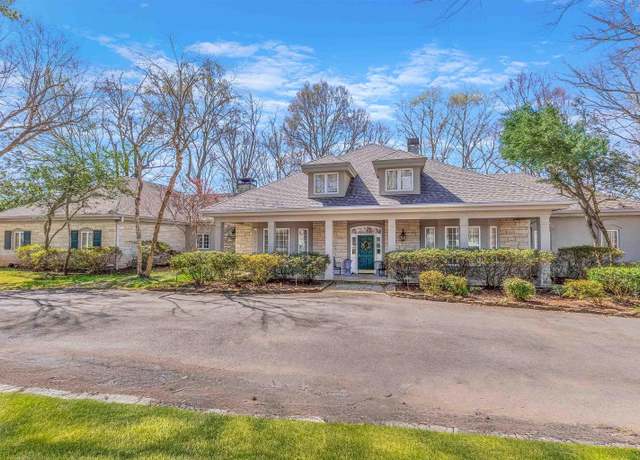 Property at 32 Riverwood Cv, Maumelle, AR 72113, 3 beds, 3.5 baths