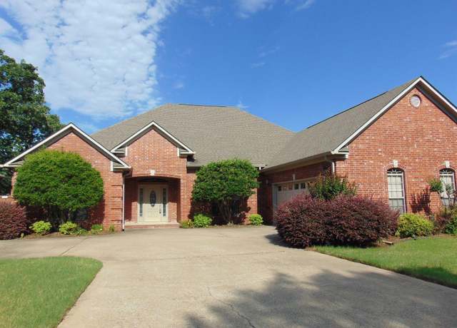 Property at 113 Bouriese Cir, Maumelle, AR 72113, 4 beds, 2.5 baths