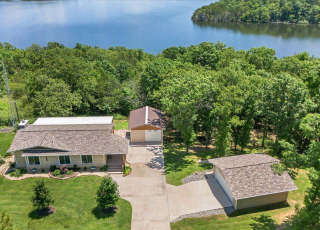 Property at 99 Shoreline Dr, Mountain Home, AR 72653, 3 beds, 2 baths
