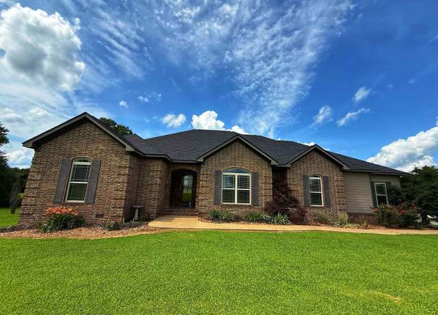 Property at 70 Gates Ln, Batesville, AR 72501, 4 beds, 3 baths