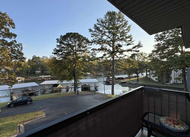 Property at 1127 Twin Points Rd, Hot Springs, AR 71901, 2 beds, 2 baths