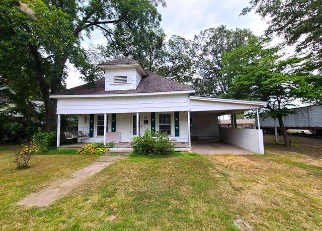 Property at 187 N Monroe St, Piggott, AR 72454, 2 beds, 1 bath