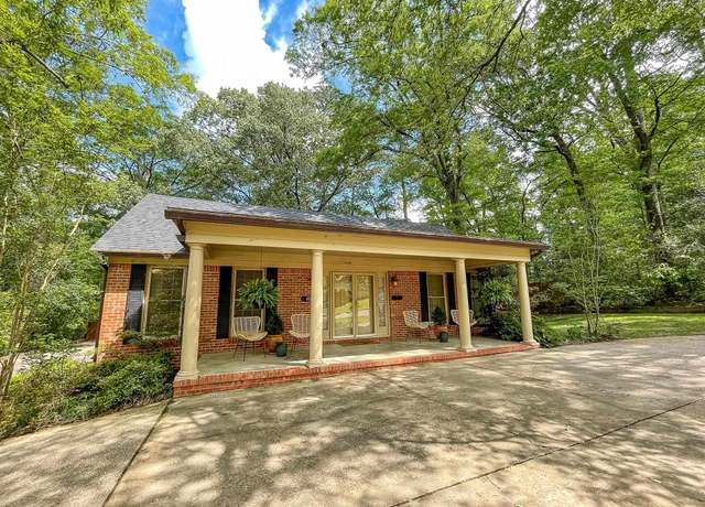 Property at 410 E 13th St, El Dorado, AR 71730, 3 beds, 2 baths
