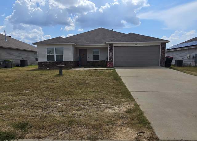 Property at 4033 Kings River Trl, Bauxite, AR 72011, 4 beds, 2 baths