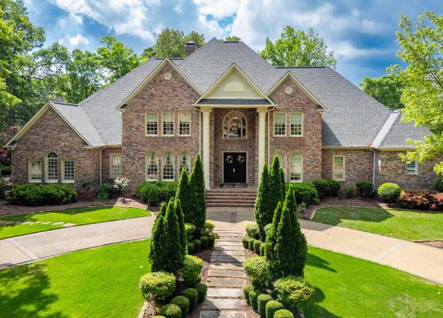 Property at 37 Chenal Cir, Little Rock, AR 72223, 5 beds, 6.5 baths
