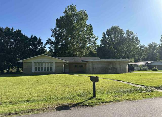 Property at 7437 Suburbia Dr, Pine Bluff, AR 71603, 3 beds, 2 baths