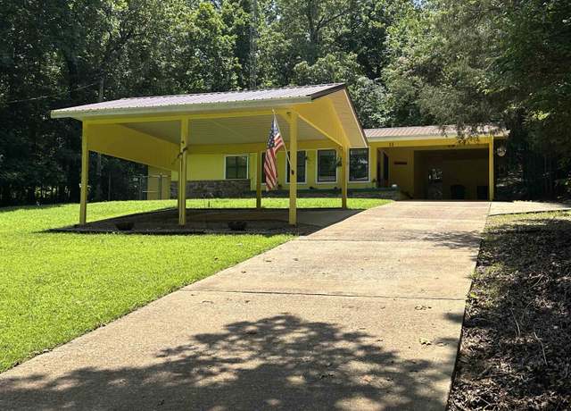 Property at 11 Nokomis Dr, Cherokee Village, AR 72529, 2 beds, 2 baths