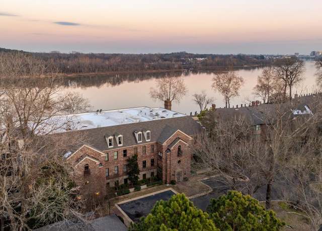 Property at 33 Riverpoint Rd, Little Rock, AR 72202, 3 beds, 4 baths