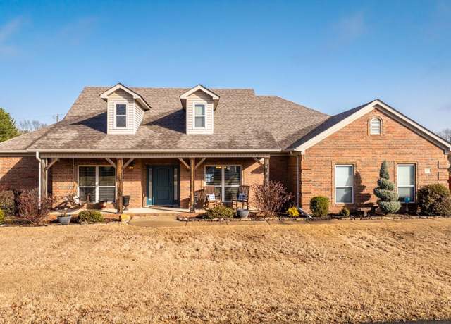 Property at 408 Oakwood Ln, Perryville, AR 72126, 3 beds, 2 baths