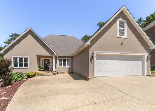 Property at 8 Eagle Crest Cv Cv, Little Rock, AR 72205, 3 beds, 2 baths
