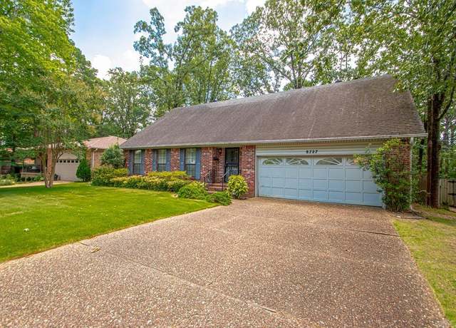 Property at 8727 Boulder Ln, Little Rock, AR 72227, 4 beds, 2.5 baths