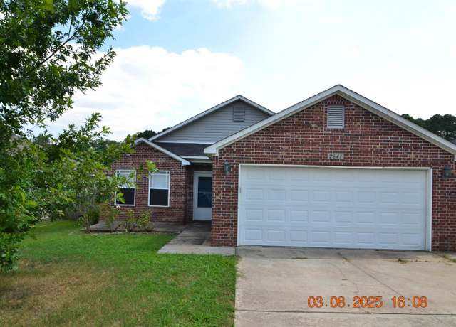 Property at 2641 Chapel Creek Dr, Benton, AR 72223, 3 beds, 2 baths