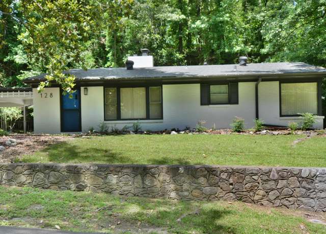 Property at 128 Cove St, Hot Springs, AR 71913, 2 beds, 2 baths