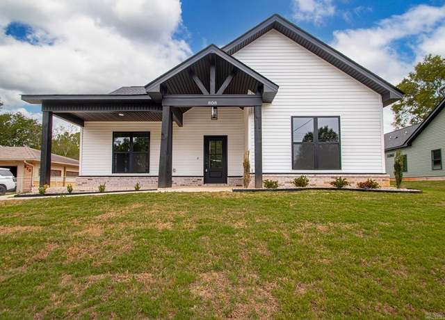 Property at 808 Richard St, Hot Springs, AR 71913, 3 beds, 2 baths
