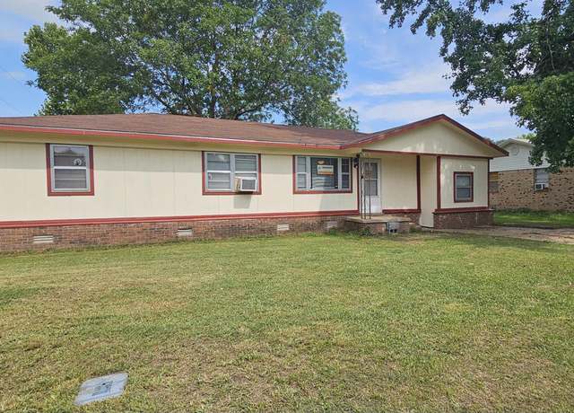 Property at 2501 SE 2nd St, Hoxie, AR 72433, 4 beds, 1 bath