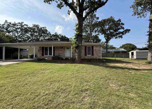 Property at 913 Schriner Ct, North Little Rock, AR 72116, 3 beds, 2 baths