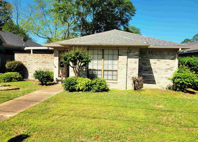 Property at 419 N Washington St, Magnolia, AR, 2 beds, 2 baths